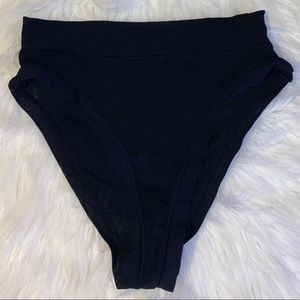Skims Summer mesh brief onyx